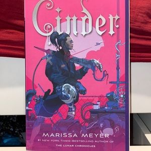 Cinder by Marissa Meyer